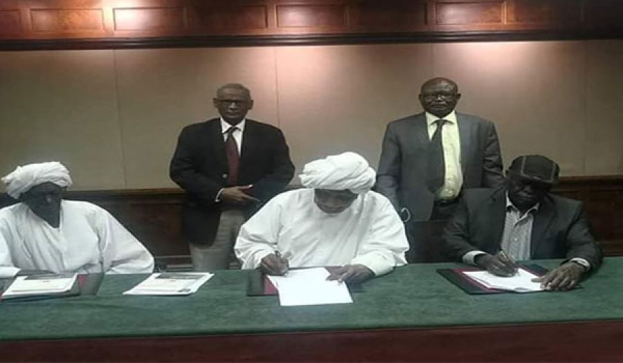 جماعات تقوم على أساس الكفر وتتخابر مع سفاراته  تسعى لمنع قيام الأحزاب على أساس الإسلام في السودان!!