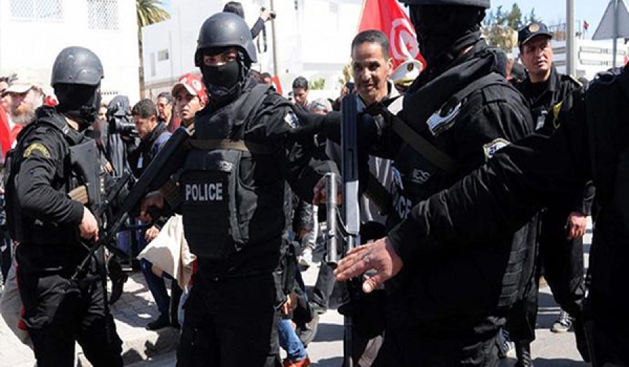 النظام في تونس يفشل في المواجهة السياسيّة والفكريّة  فيستعمل البوليس السياسي لصدّ دعوة حزب التحرير!