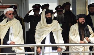 طالبان بعد عام من سيطرتها الثانية على أفغانستان  إلى أين؟  (مترجم)