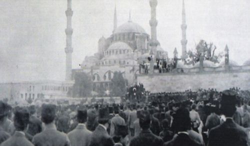 ضاعت هيبة المسلمين منذ هدم دولة الخلافة  ولن تعود إلا بعودتها