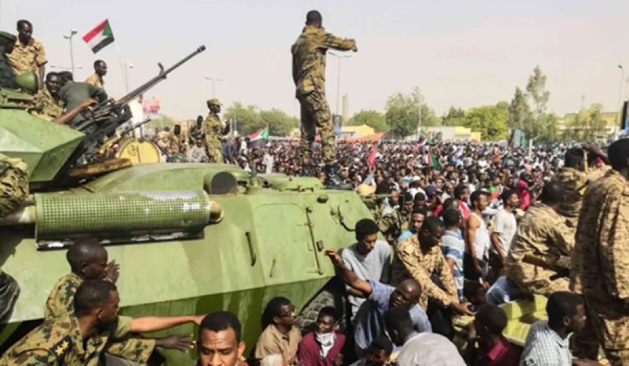 كلمة العدد  الانقلابات العسكرية  ومصير السودان