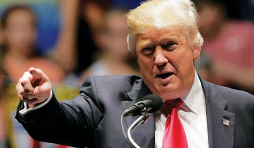 ترامب يستغل تجمعا نصرانيا لانتقاد ضعف كلينتون أمام "المتشددين" الإسلاميين