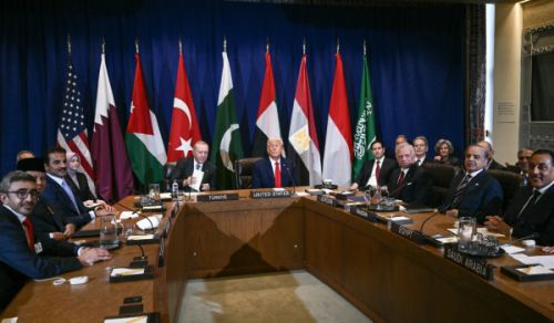 أليس من منتهى الخيانة وأقصى الذل  أن يُركن إلى ترامب لينقذ غزة؟!!