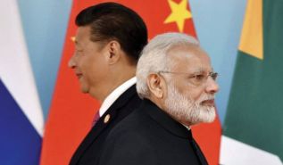 التوترات بين الهند والصين  فرصة لباكستان لتحرير كشمير