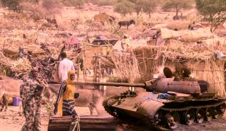 الحرب العبثية في السودان تحمل السودانيين لاجئين إلى تشاد!