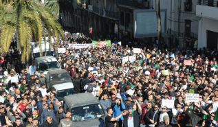 نظرة سياسية في حراك الجزائر