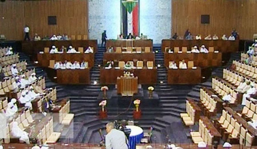 تعهد البرلمان السوداني بمراجعة مادة الزي الفاضح في القانون... أول الغيث قطرة!