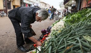 السلطة الفلسطينية تزيد الناس فقرا وعوزا!