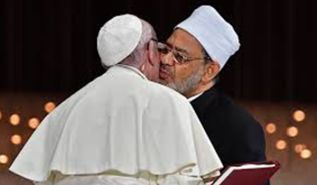 وثيقة "الأخوة الإنسانية" حرب صليبية بقيادة البابا وشيخ الأزهر