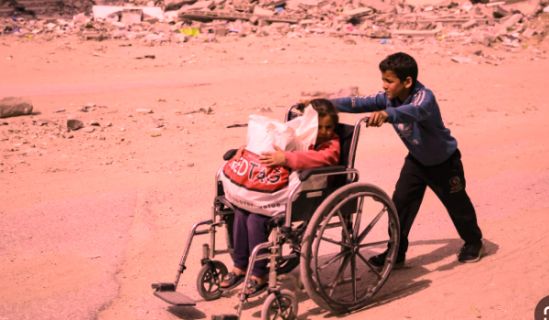 أطفال غزة من ذوي الإعاقة  أكثر ضحايا الحرب معاناة