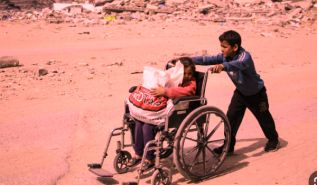 أطفال غزة من ذوي الإعاقة  أكثر ضحايا الحرب معاناة