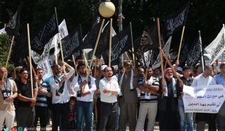 يجب على الأمة الإسلامية أن تغذ الخطا  للعمل مع حزب التحرير