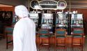 الإمارات تبيح القمار والزنا وأكل لحم الخنزير وشرب الخمر بشكل رسمي