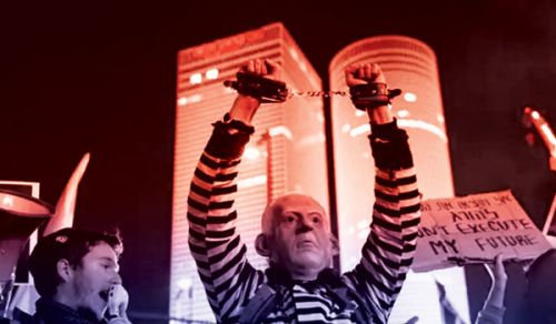 قادة يهود يخربون بيوتهم بأيديهم  ويذهبون إلى حتفهم بأرجلهم