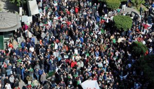 الجزائر تنتفض رفضا لترشح بوتفليقة لدورة خامسة