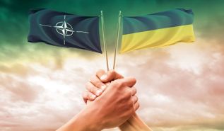 فخ أوكرانيا ومستقبل الناتو خطط حربية لاحتواء روسيا وتطويق الصين