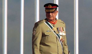 يجب أن يكون الجيش الباكستاني  حامياً للإسلام والمسلمين