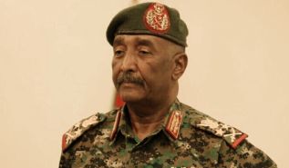 تقلبات مواقف البرهان  من التعبئة العسكرية إلى السلام مع ترامب!